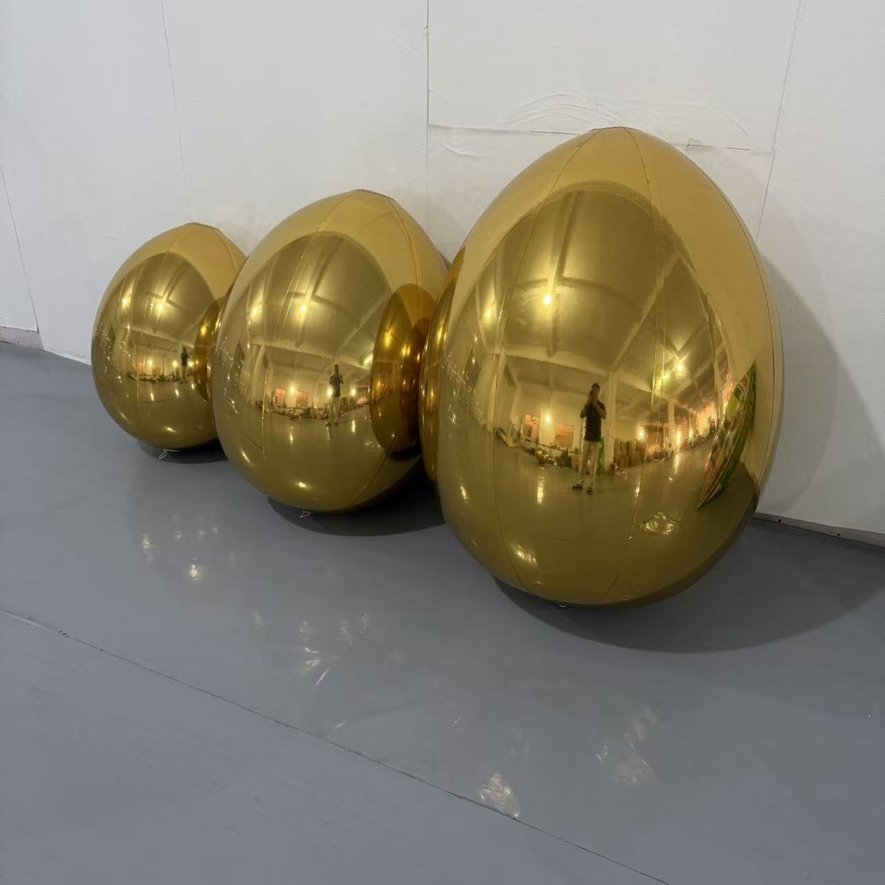 Gold Egg Shape Mirror Balloon Size Display
